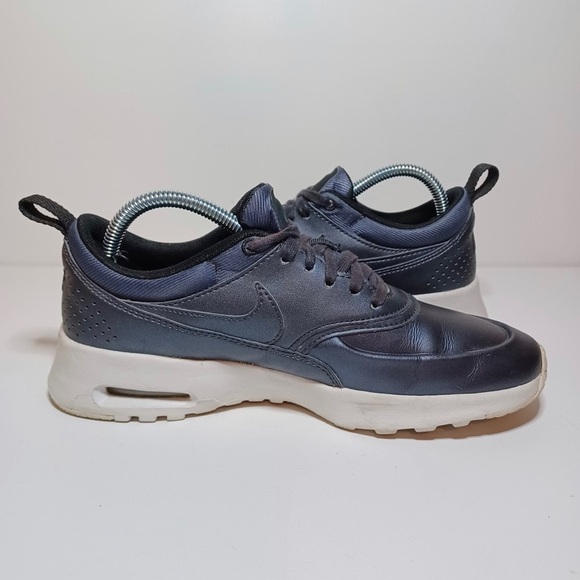 Nike Air Max Thea SE Women's size 6.5 Metallic Hematite Running Shoes 861674 002 - Picture 4 of 9